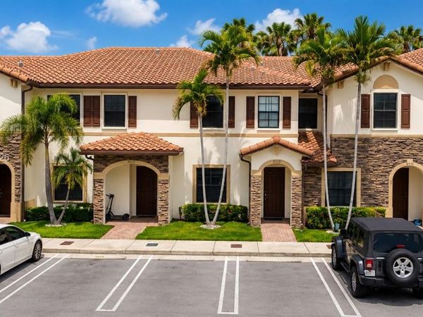 8954 W 35th Way , Hialeah, FL 33018