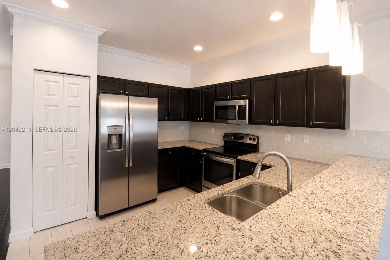 8954 W 35th Way , Hialeah, FL 33018 Photo