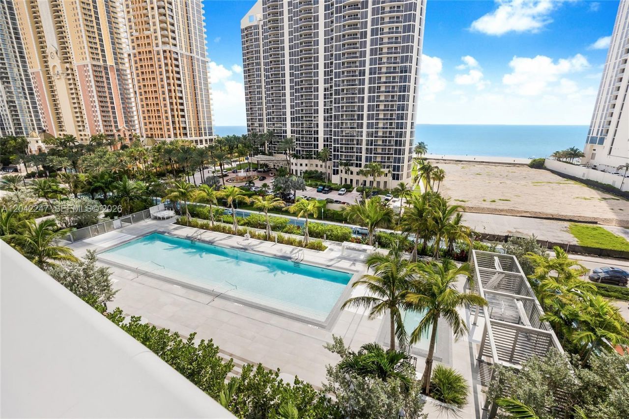 17550 Collins Ave , Unit 702, Sunny Isles Beach, FL 33160 Photo