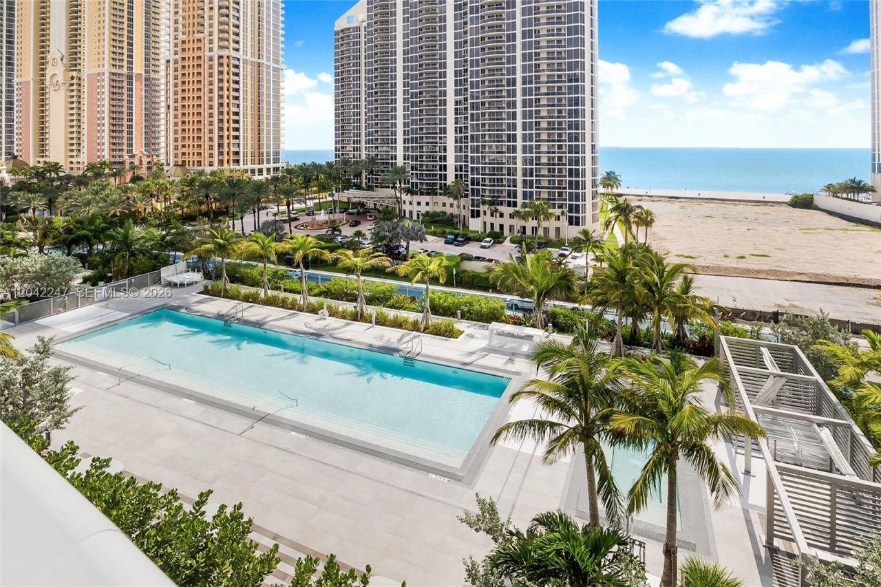 17550 Collins Ave , Unit 702, Sunny Isles Beach, FL 33160 Photo