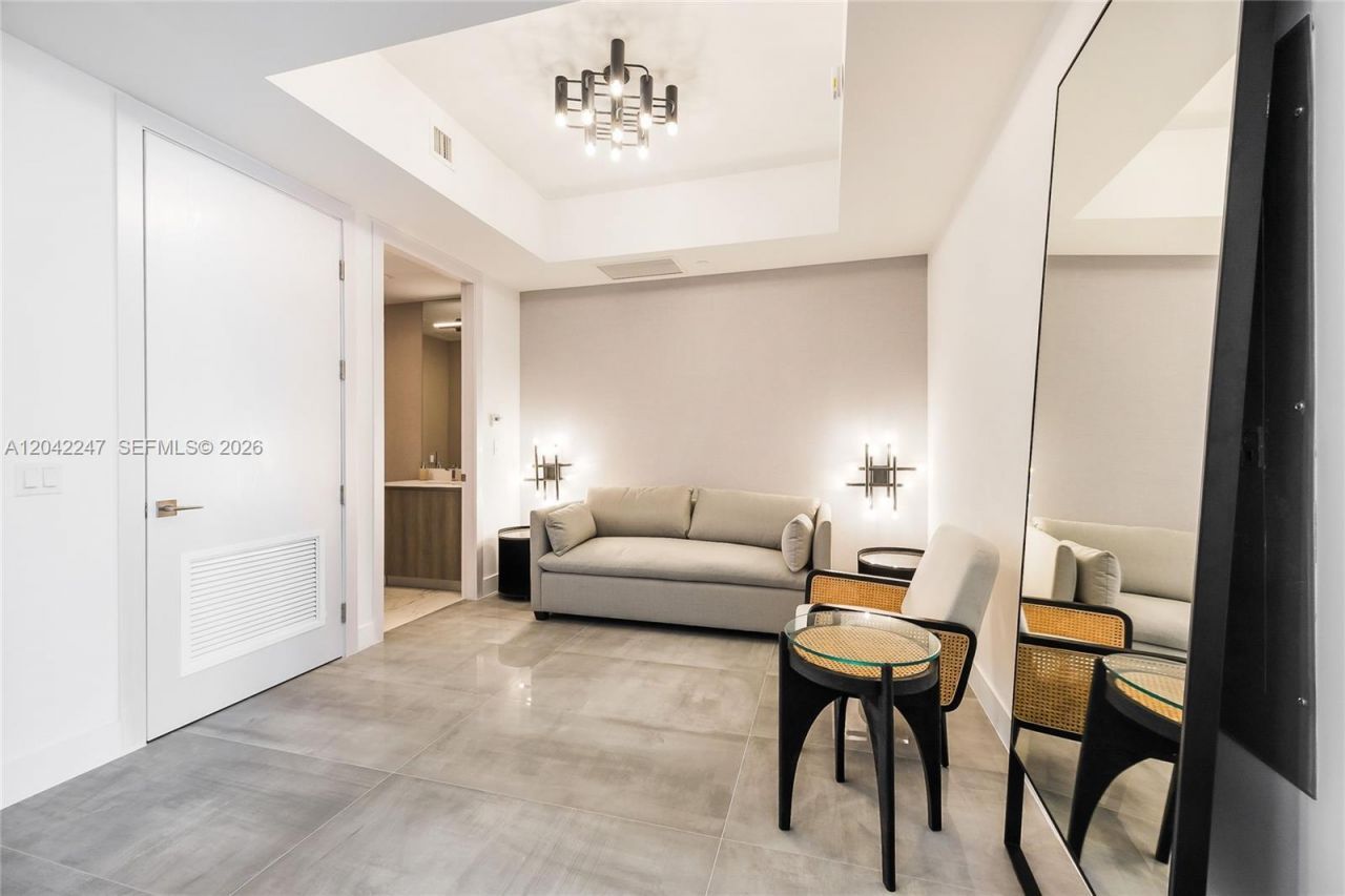 17550 Collins Ave , Unit 702, Sunny Isles Beach, FL 33160 Photo