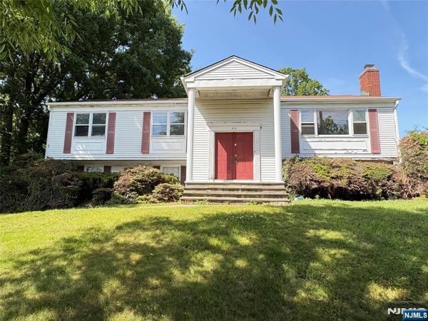 870 Ridgewood Avenue, ORADELL, NJ 07649