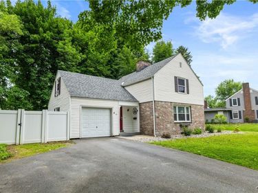 10 Bedford Drive , Whitesboro, NY 13492