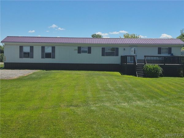 11578 Goetze Lane , Unit 8, Lyndonville, NY 14098