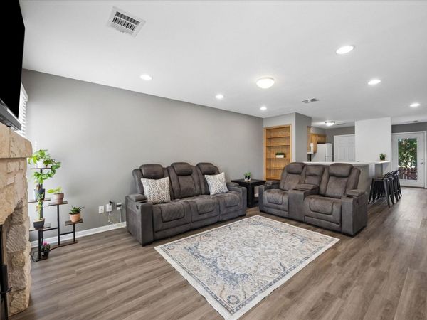 6900 E Riverside DR, Unit 31, Austin, TX 78741