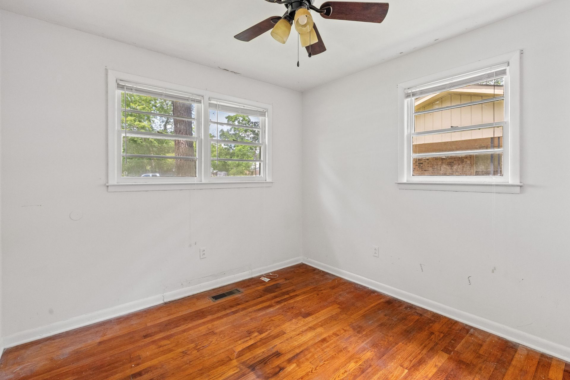 356 Price Street Photo 10