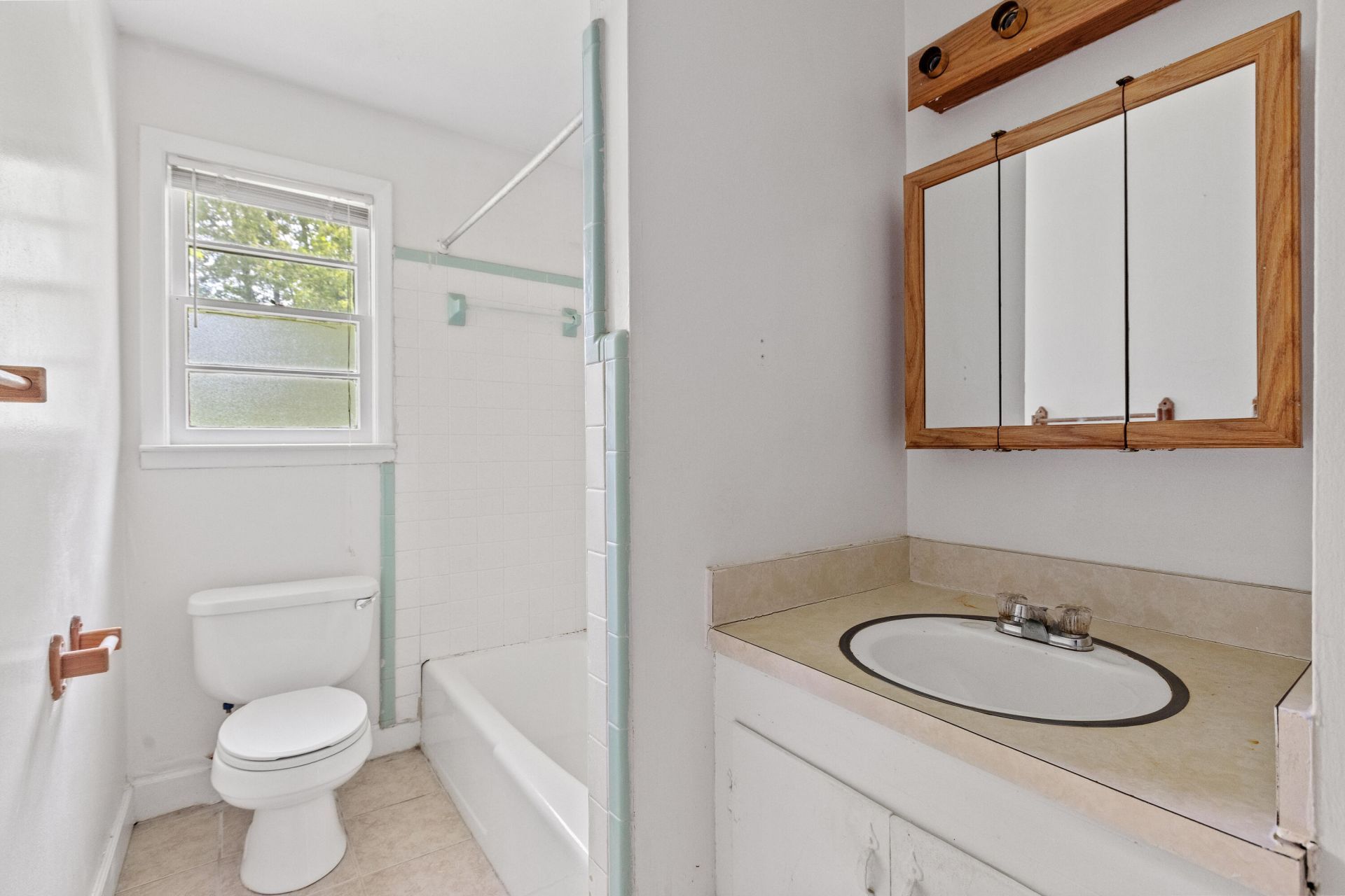 356 Price Street Photo 12