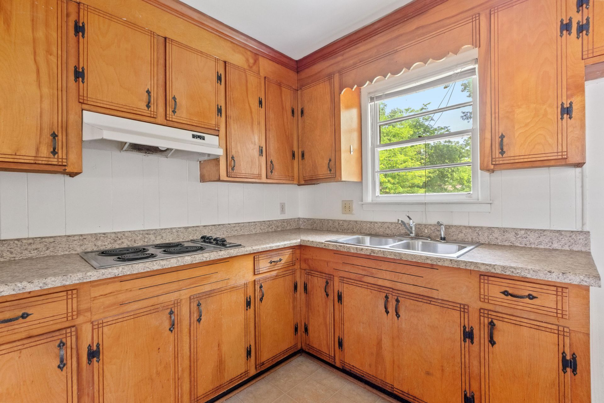 356 Price Street Photo 16
