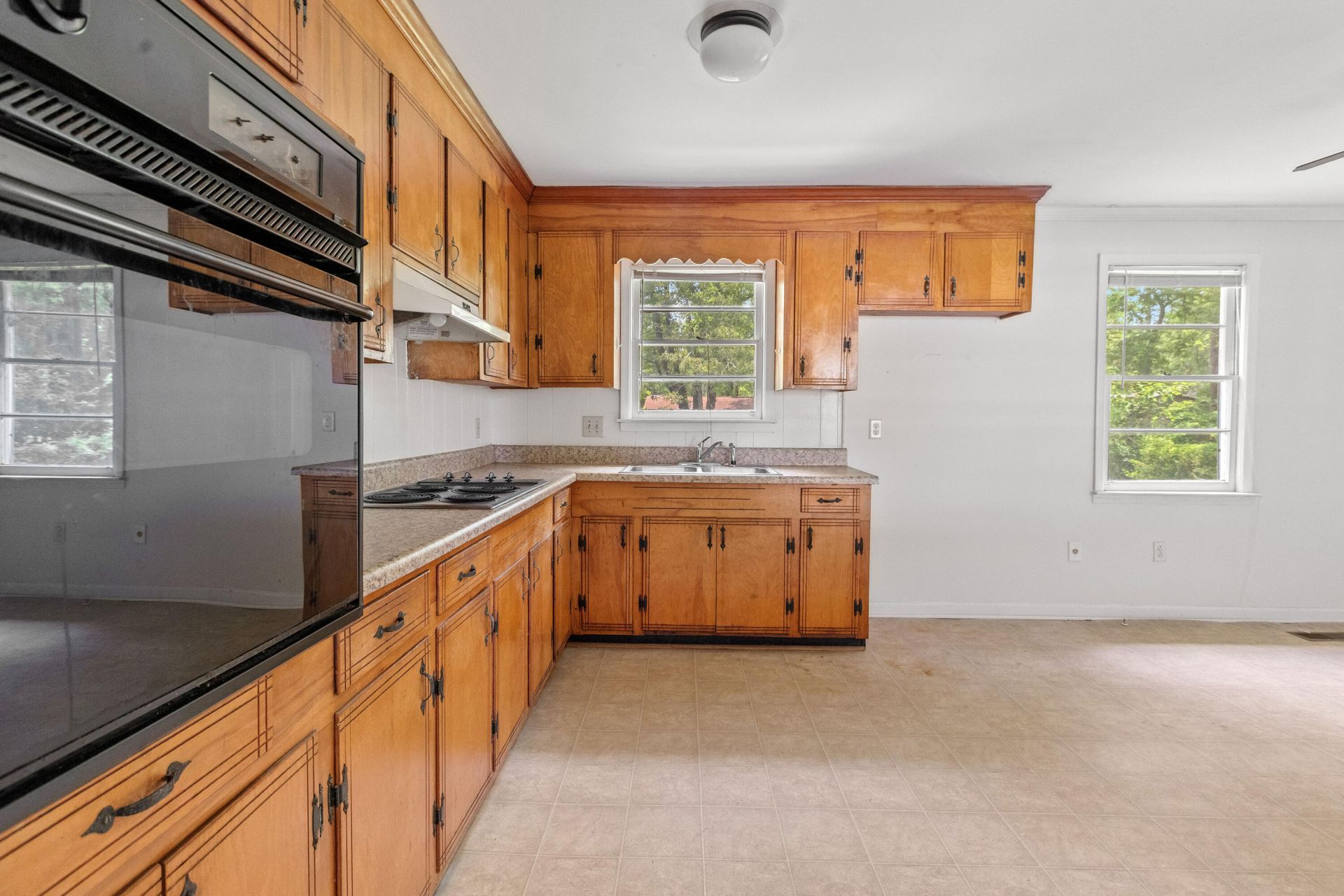356 Price Street Photo 18