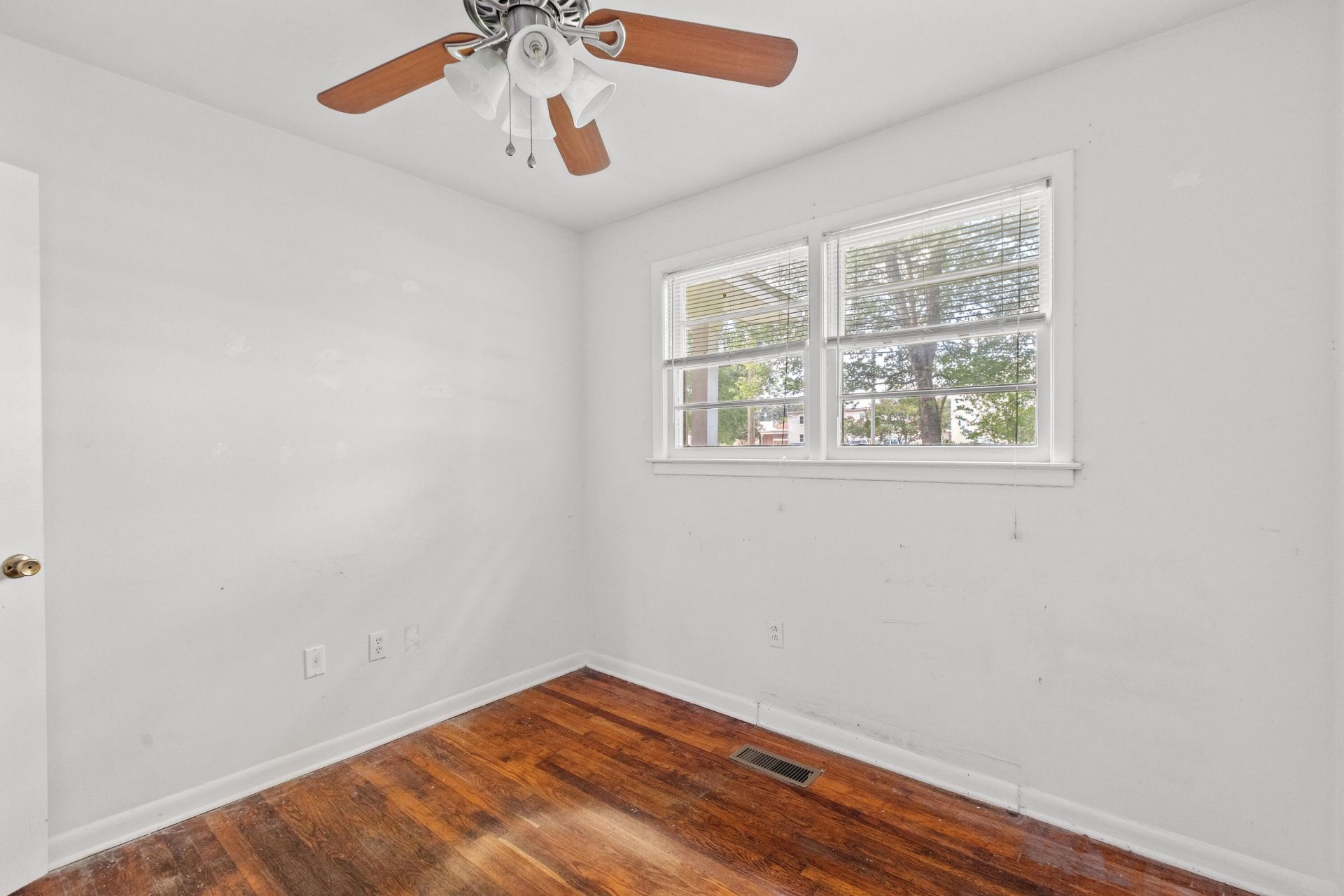 356 Price Street Photo 20