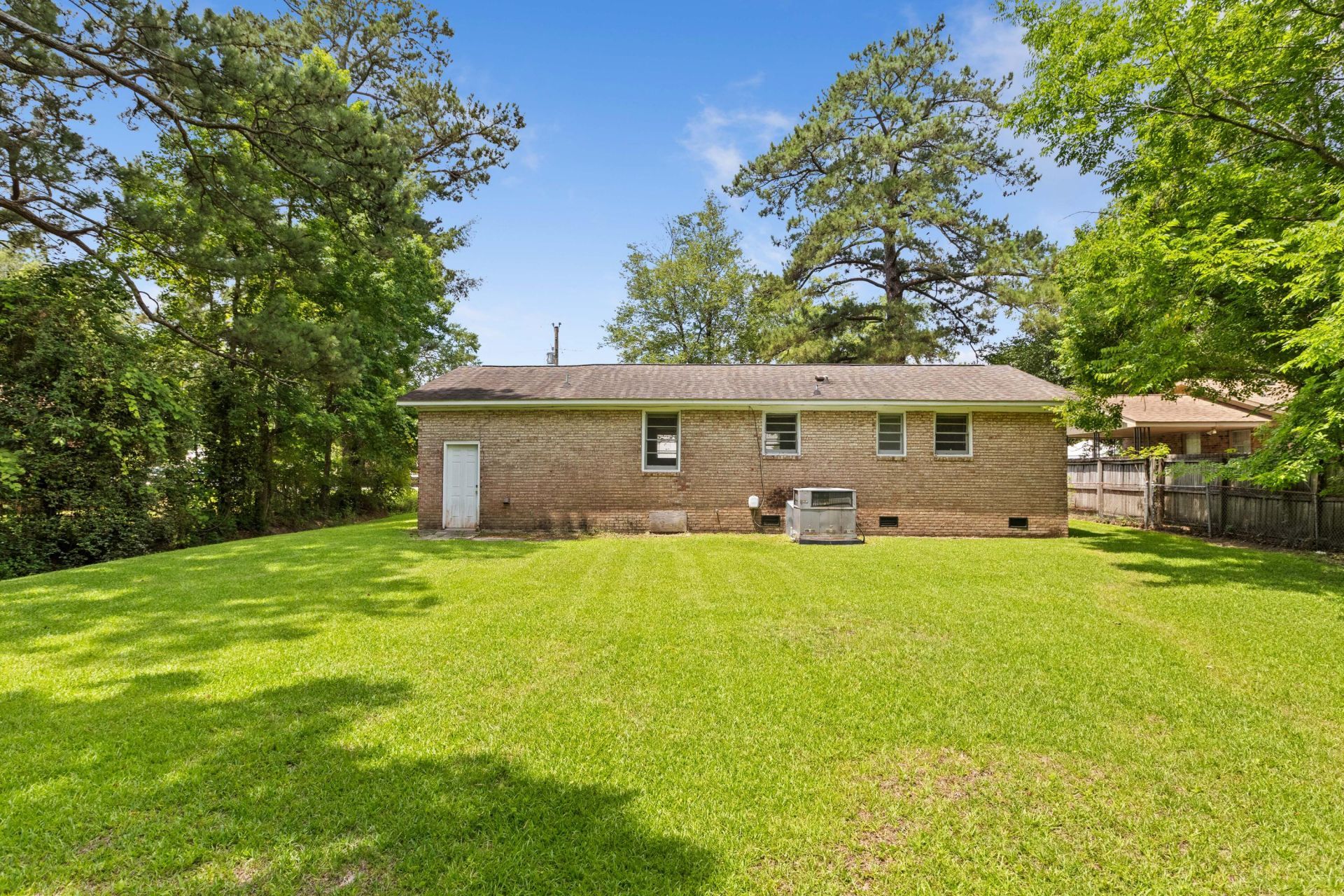 356 Price Street Photo 26