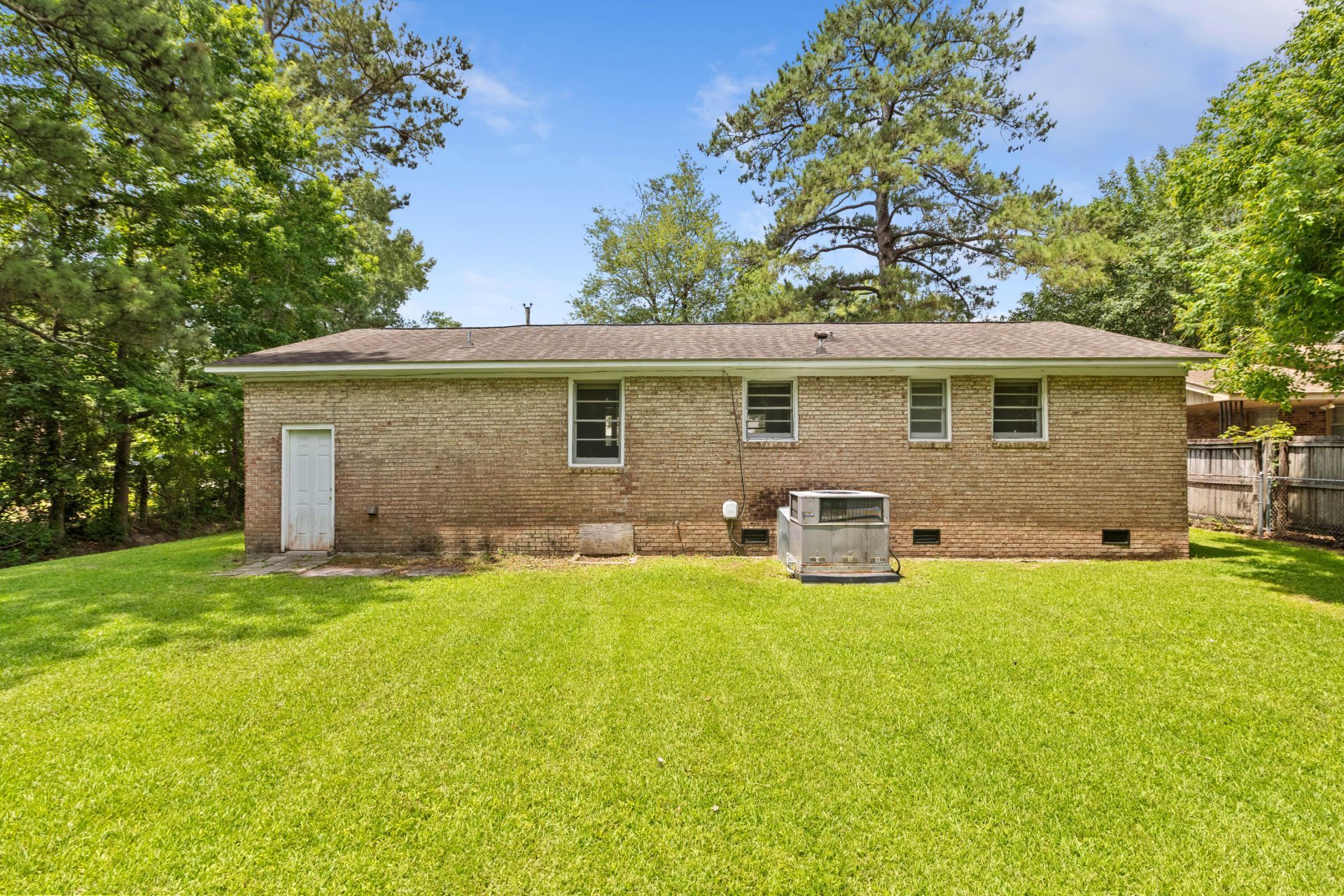 356 Price Street Photo 28