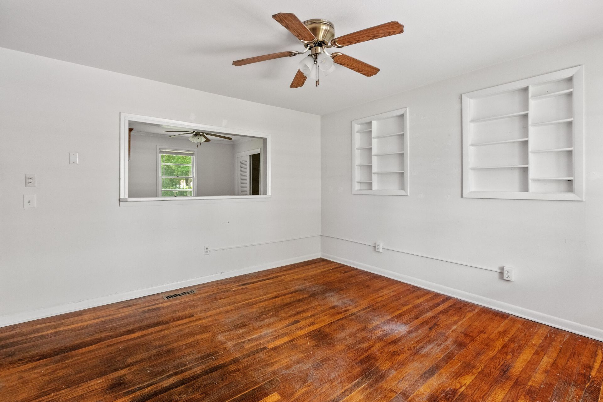 356 Price Street Photo 7