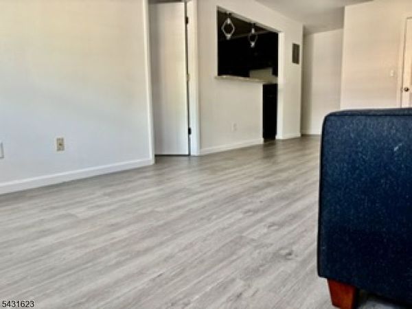 392 College Dr, Edison, NJ 08817
