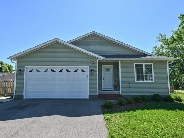 N1476 Chicago Dr, Bloomfield, WI 53128