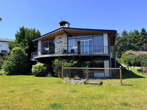 2472 Mountview Rd, Port McNeill, BC V0N 2R0