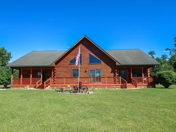 56664 Tanner Trail, Three Rivers, MI 49093
