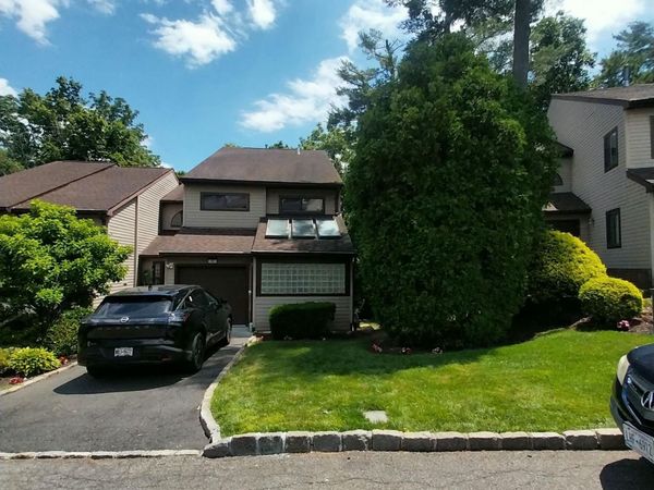 12 The Glen Lane , Unit 12, Glen Head, NY 11545