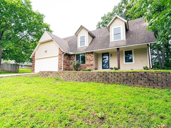 516 W 11th Avenue, Bristow, OK 74010