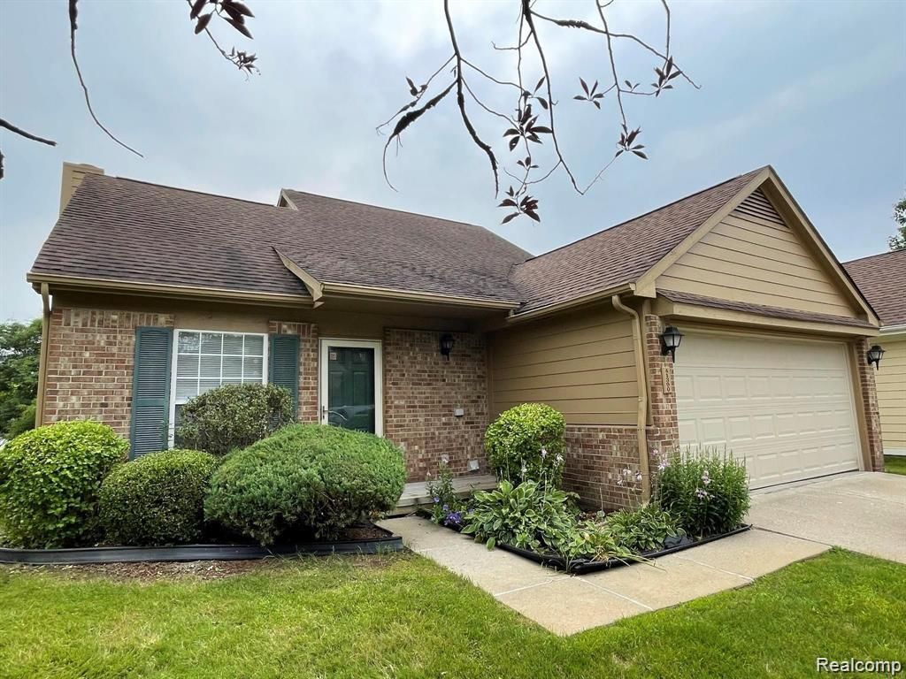 41390 Clinton Drive, Novi, MI 48377 Main Photo