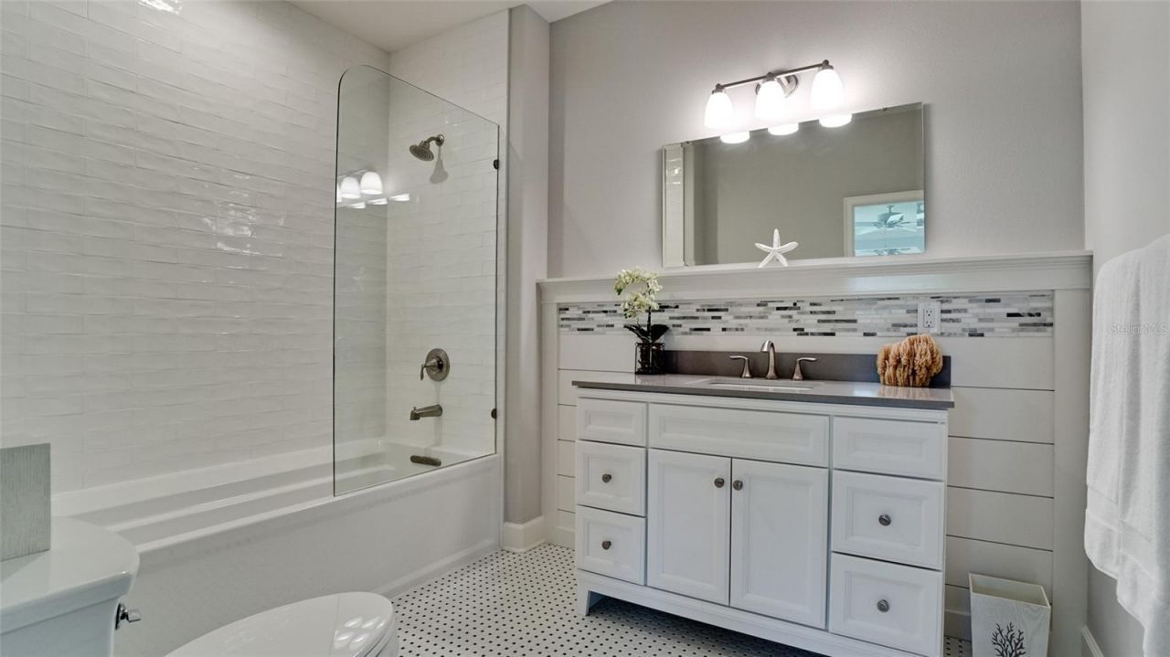 8202 17th Avenue W, Bradenton, FL 34209 Photo