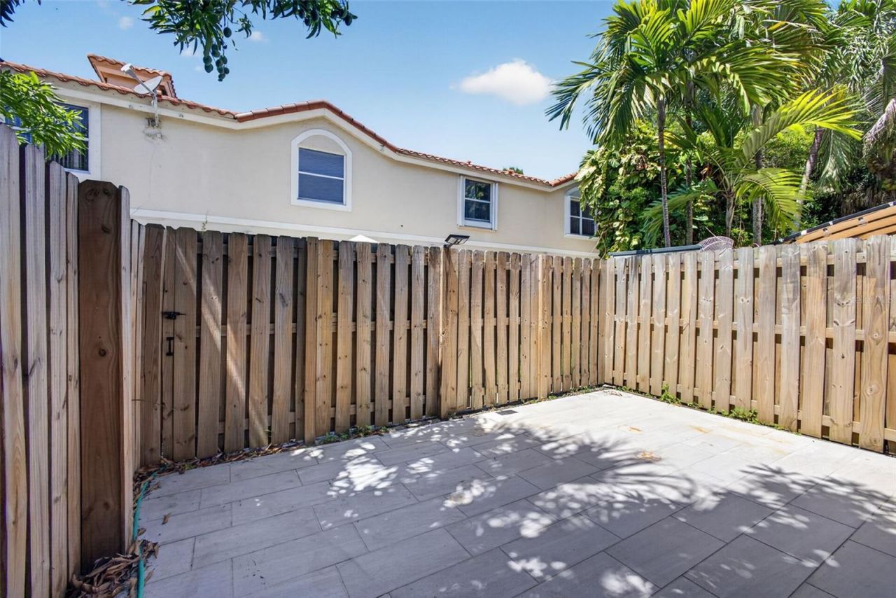 946 Summit Lake Drive , West Palm Beach, FL 33406 Photo