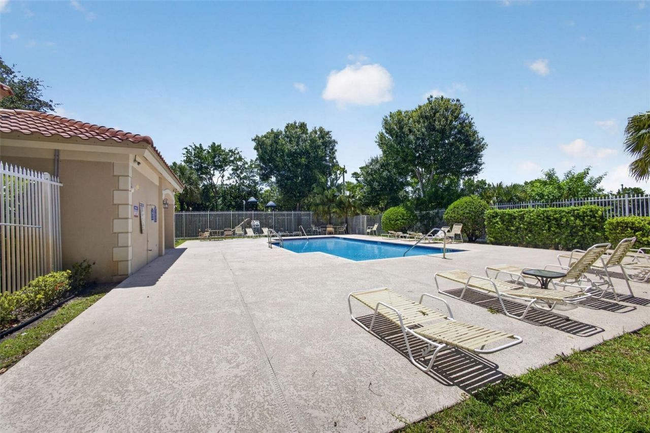 946 Summit Lake Drive , West Palm Beach, FL 33406 Photo