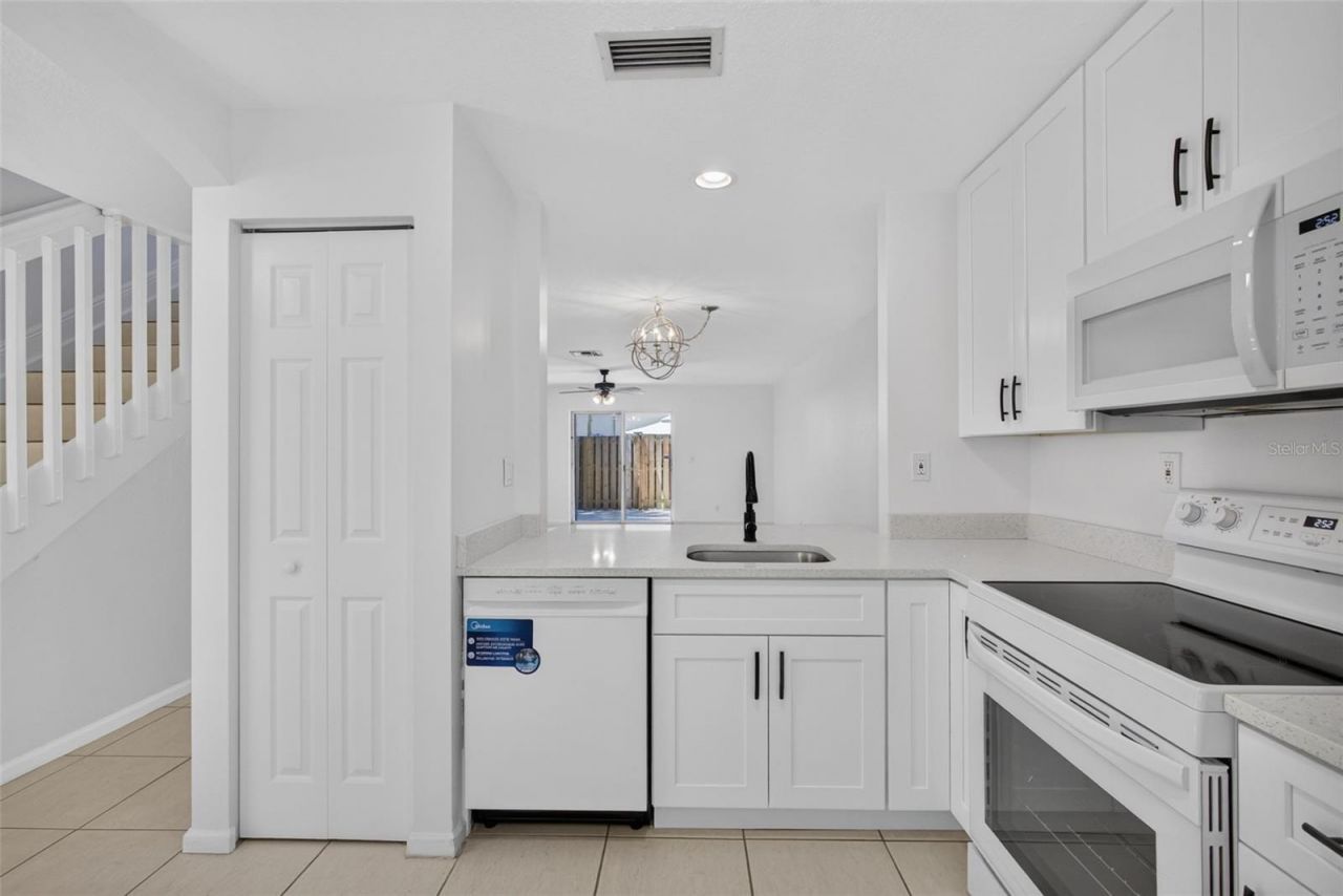 946 Summit Lake Drive , West Palm Beach, FL 33406 Photo