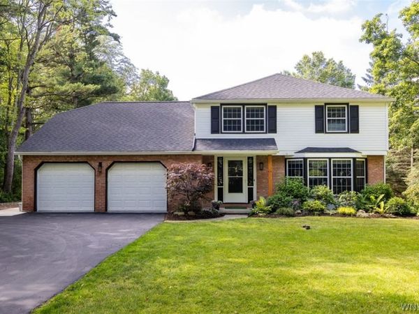 7217 Quaker Road, Orchard Park, NY 14127