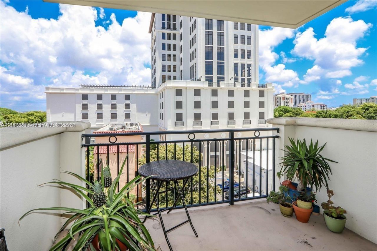 1300 Ponce De Leon Blvd , Unit 500, Coral Gables, FL 33134 Photo
