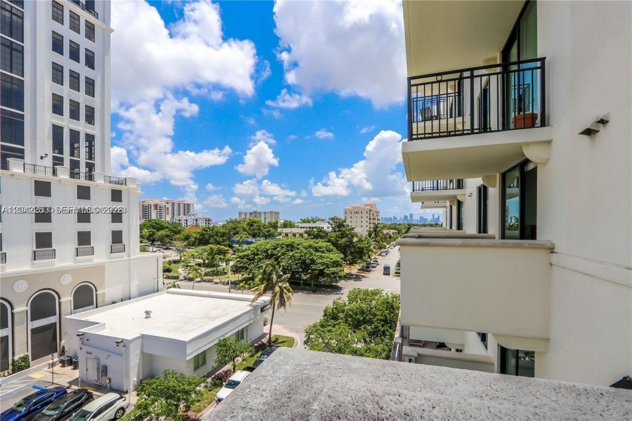 1300 Ponce De Leon Blvd , Unit 500, Coral Gables, FL 33134 Photo