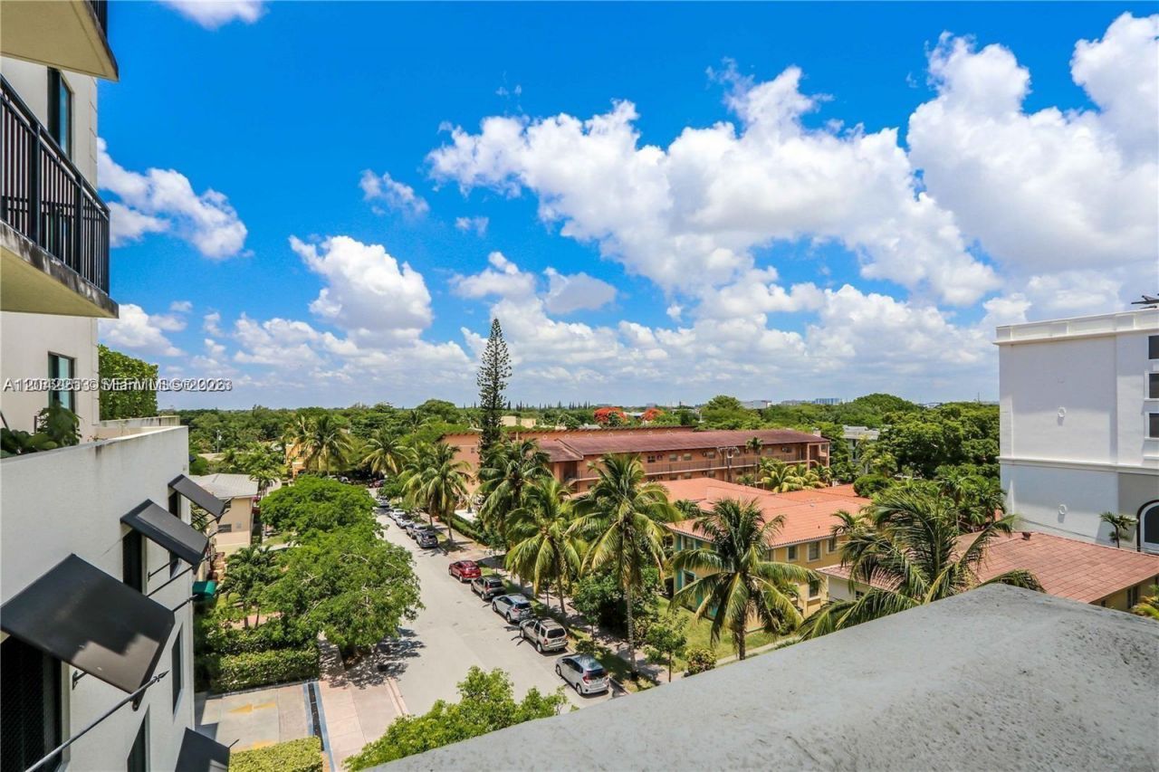 1300 Ponce De Leon Blvd , Unit 500, Coral Gables, FL 33134 Photo