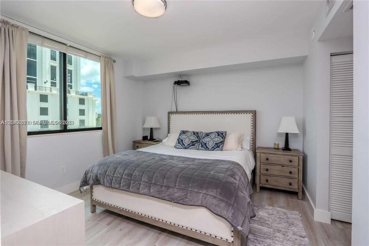 1300 Ponce De Leon Blvd , Unit 500, Coral Gables, FL 33134 Photo