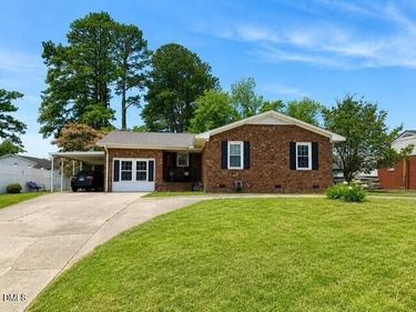 702 Crestview Avenue SW, Wilson, NC 27893
