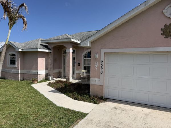 2590 SE South Blackwell Drive, Port St. Lucie, FL 34952