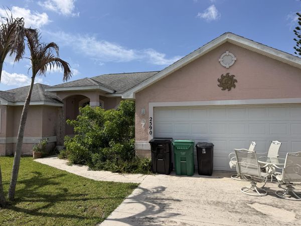 2590 SE South Blackwell Drive, Port St. Lucie, FL 34952