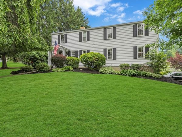 38 Circle Dr, Beaver, PA 15009
