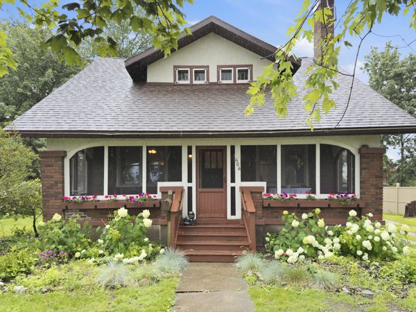 406 N Gremps Street, Paw Paw, MI 49079