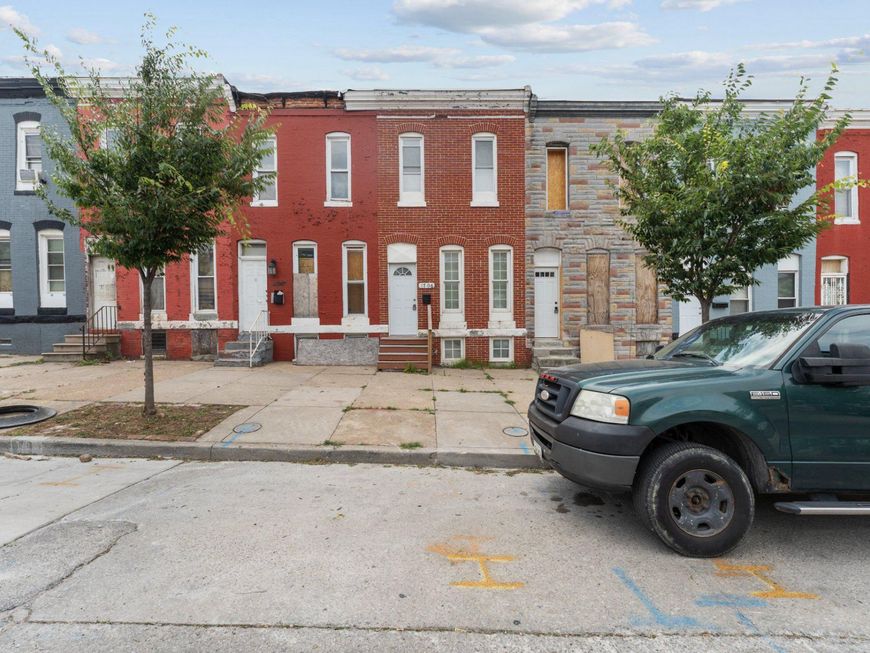 1706 N Milton Avenue, Baltimore, MD 21213 Main Photo