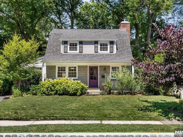 20 College Avenue, MONTCLAIR, NJ 07043