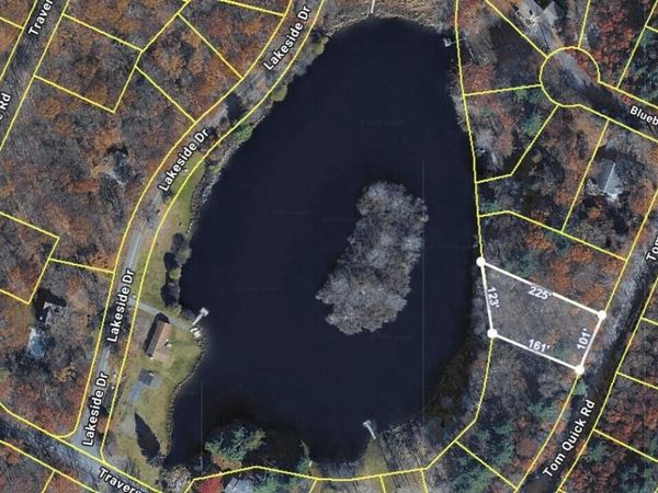 Tom Quick Road, Dingmans Ferry, PA 18328