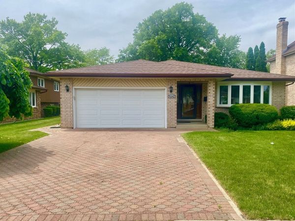 9242 N Washington Street , Niles, IL 60714