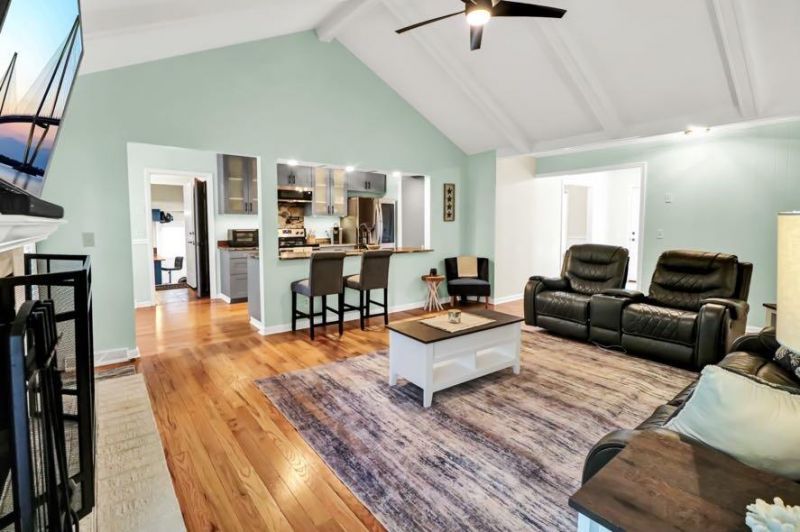 108 Evance Court Photo 10