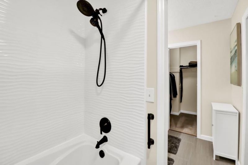 108 Evance Court Photo 25