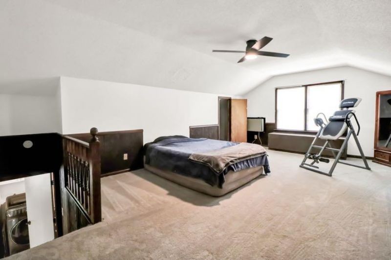 108 Evance Court Photo 26