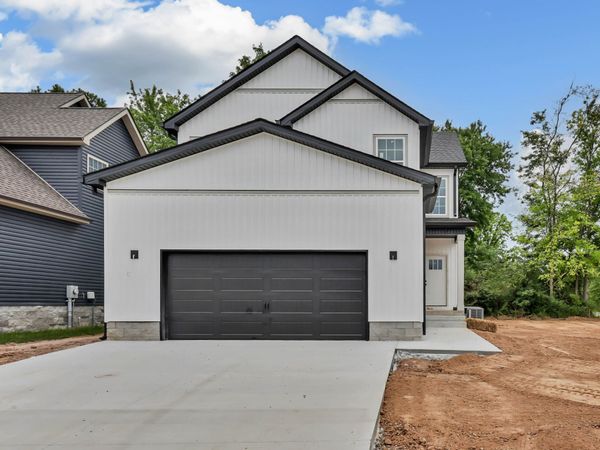 302 Switchgrass Dr, Clarksville, TN 37042