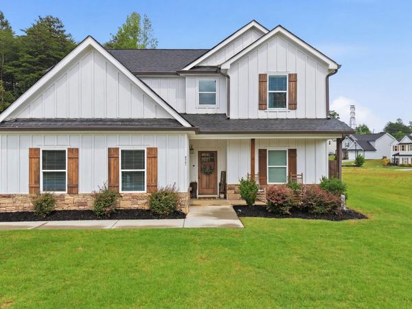 6352 Magnolia Station Drive, Lula, GA 30554