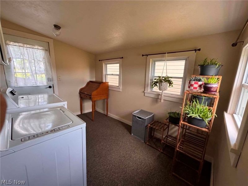 564 6th Street NW, Carrollton, OH 44615 Photo 6