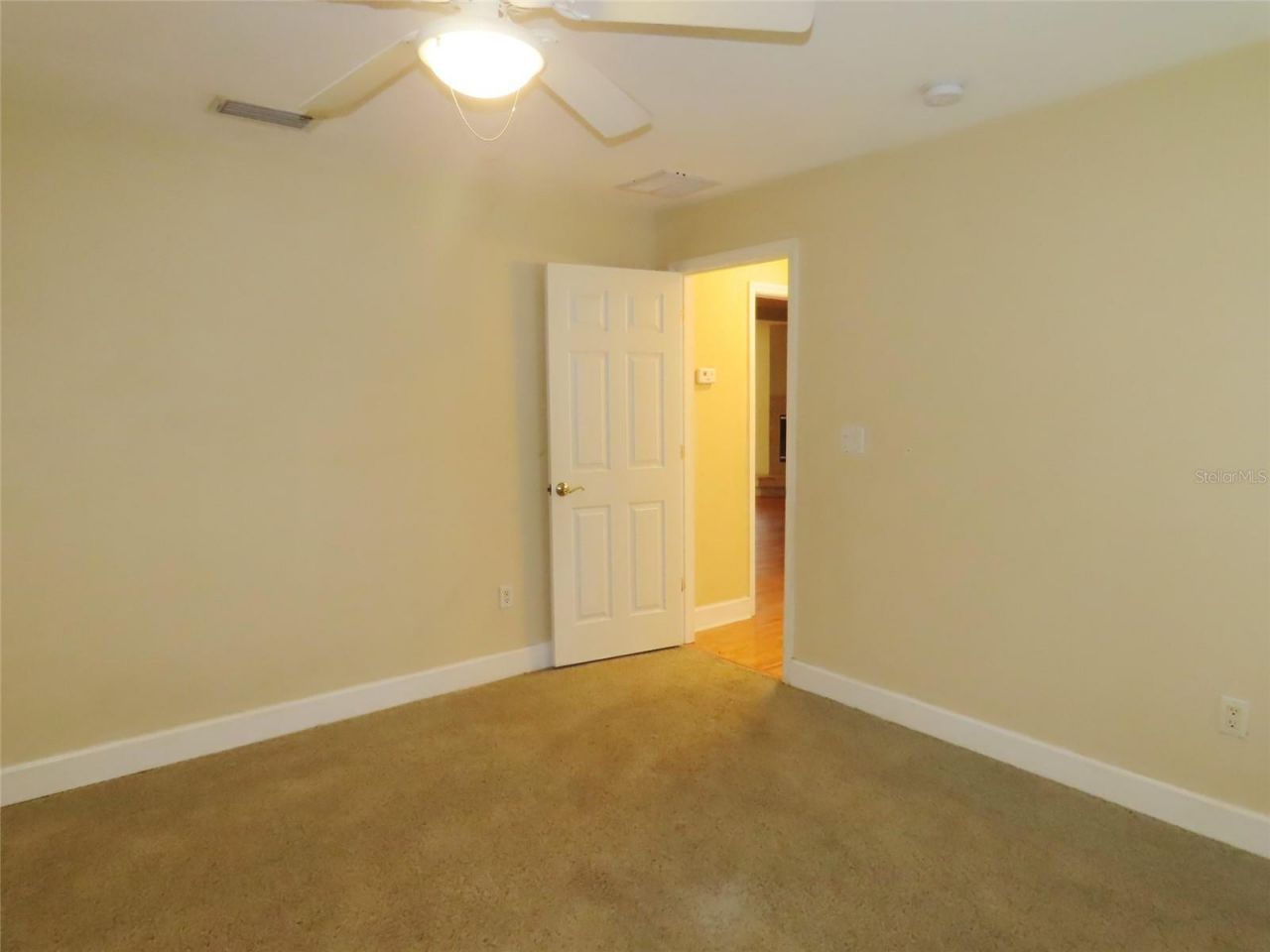 7555 Pine Valley Lane, Seminole, FL 33776 Photo