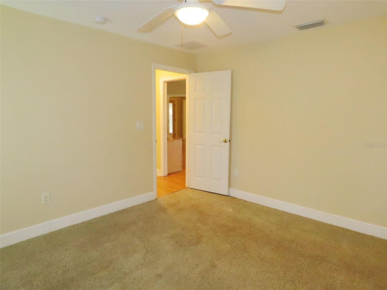 7555 Pine Valley Lane, Seminole, FL 33776 Photo